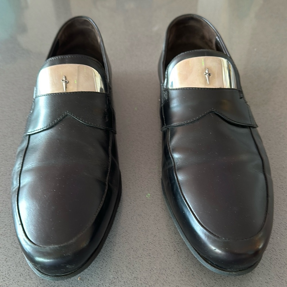 Paciotti men loafer size 8.5 in black. Great condition